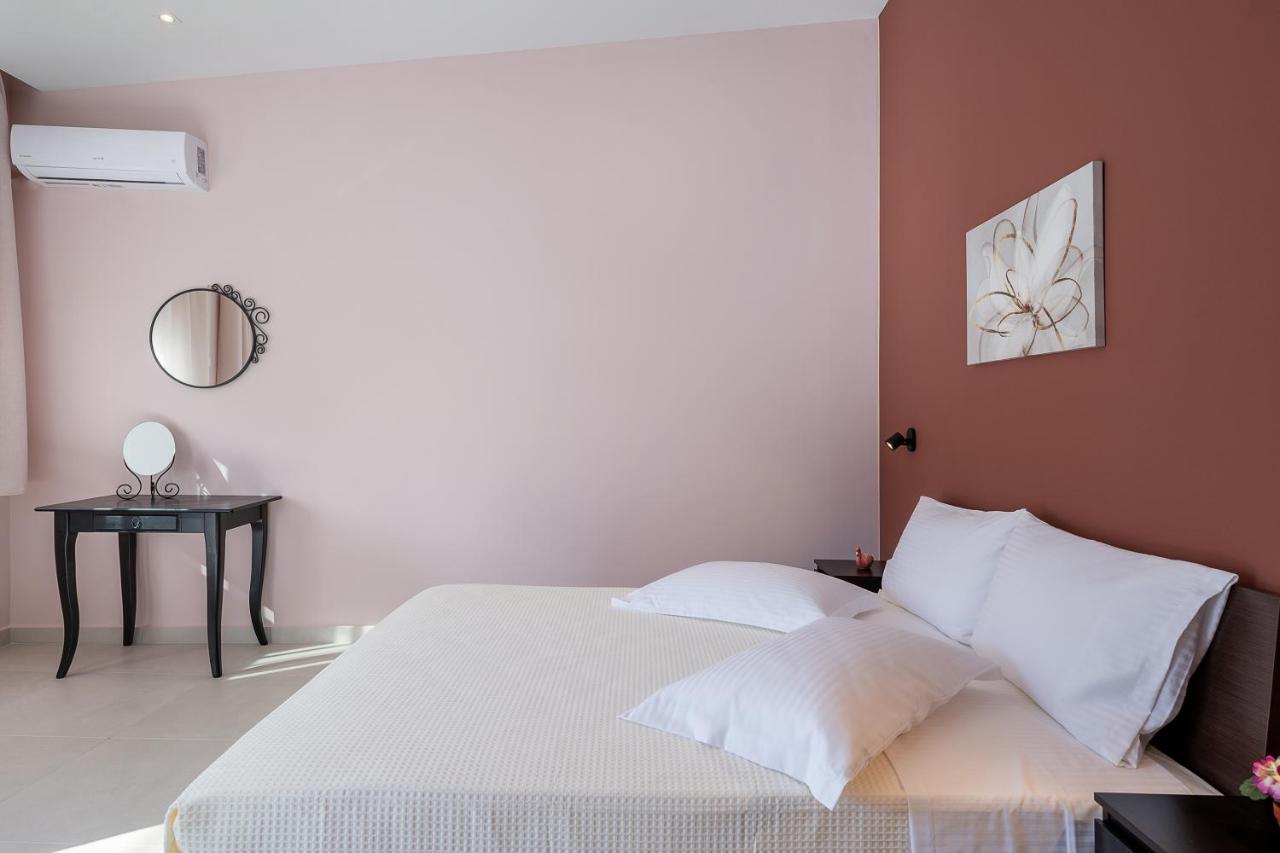 M City Apartments 100M From The Beach Chania  Eksteriør billede